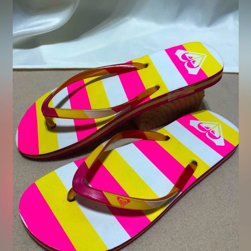 Roxy flip flops